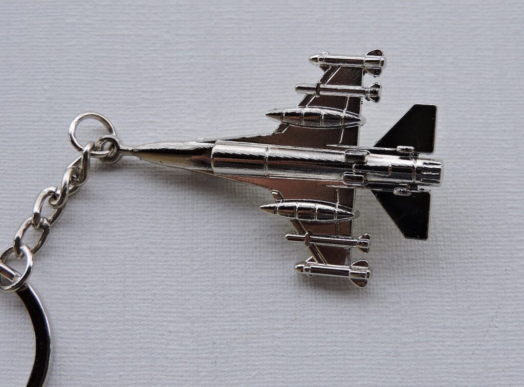 Porte-clés Avion de chasse F-16 métal argenté – Picoozfran